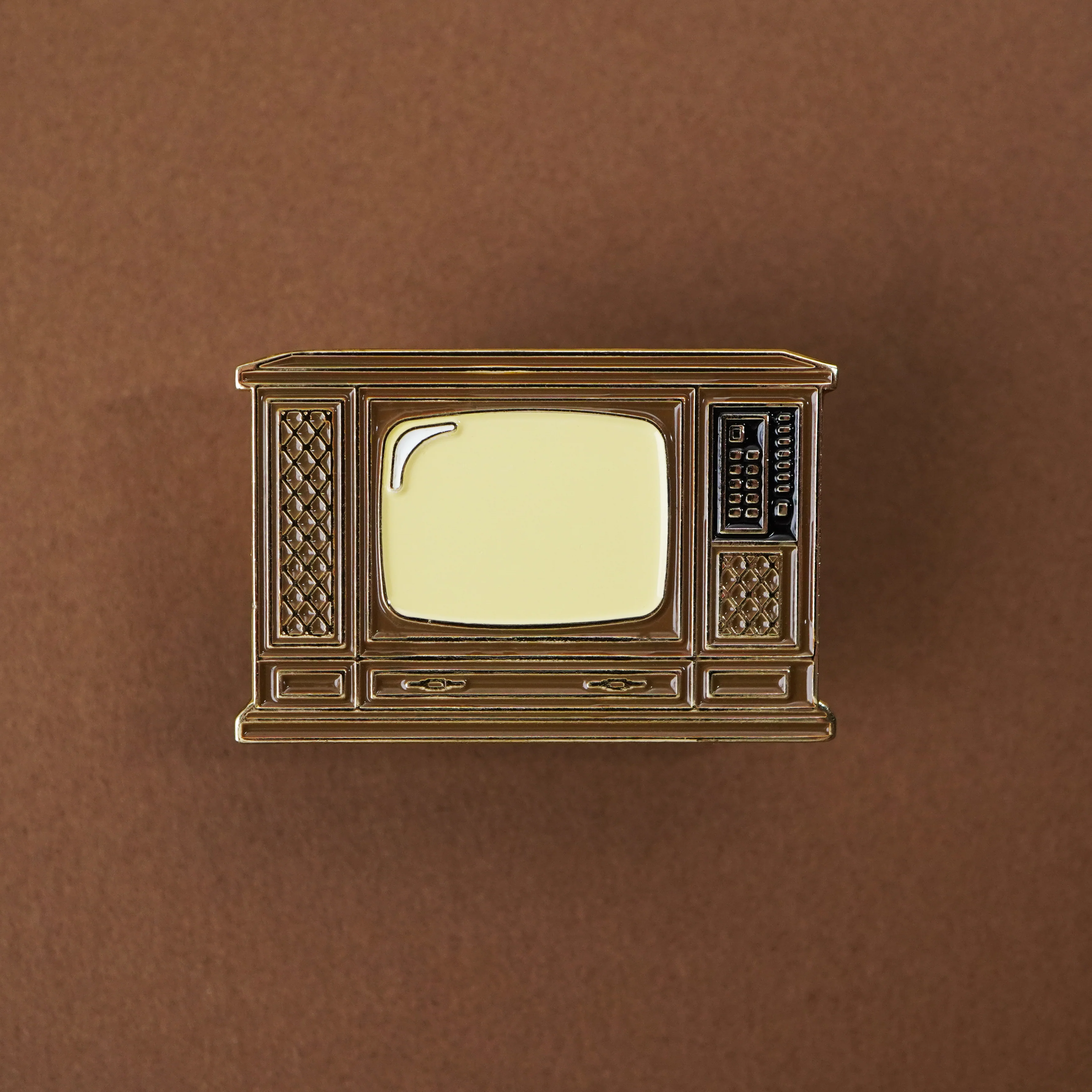 '80S TV ENAMEL PIN - Image 4