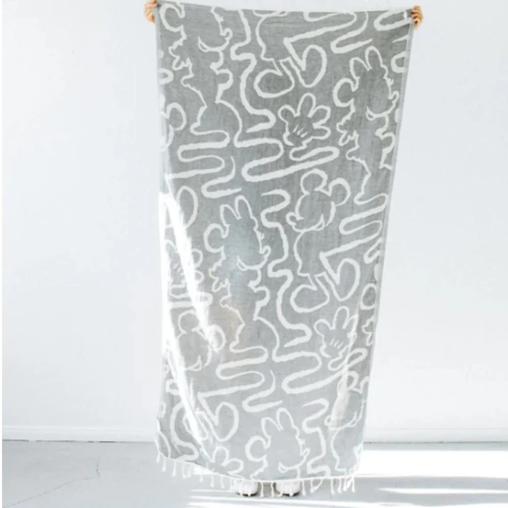 DISNEY MICKEY-MINNIE SQUIGGLES TOWEL - Image 3