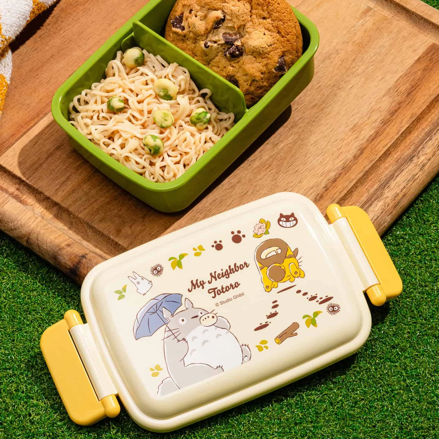 MY NEIGHBOR TOTORO BENTO LUNCH BOX 15.22 OZ (CAT BUS) - Image 2